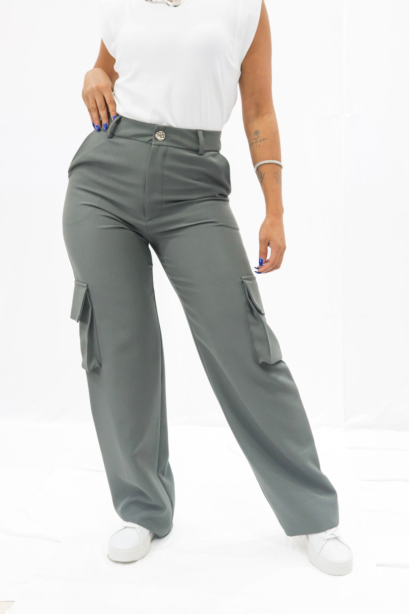 Calça Cargo Alfaiataria Feminina Cinza Intenso Yebo